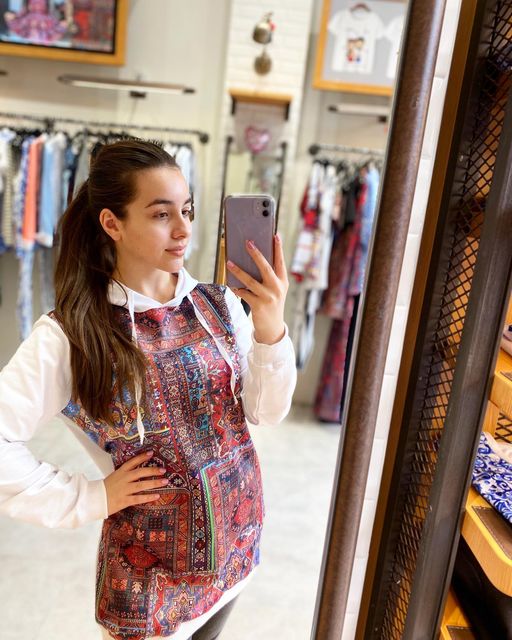 Anahit Simonyan Fashion USA in Glendale, CA