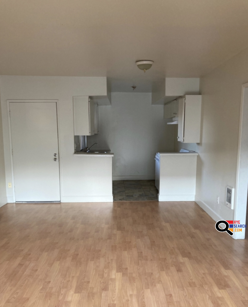 Apartment for Rent with Balcony and View in Tujunga, CA