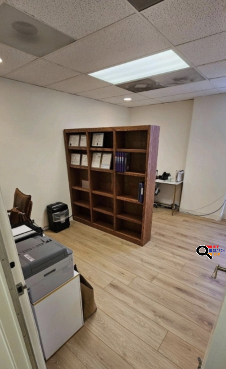 Office Space for Rent,  3 rooms + Private Bathroom in  Burbank, CA