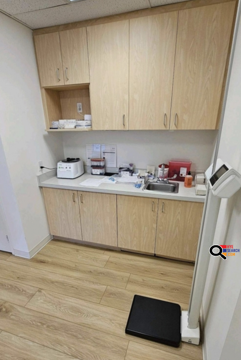 Office Space for Rent,  3 rooms + Private Bathroom in  Burbank, CA