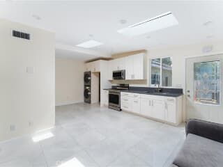  Backhouse for Rent in Glendale, CA