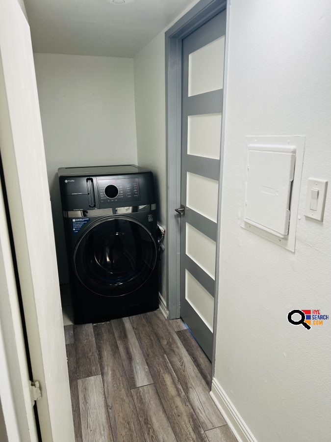 Apartment for Rent in Burbank, CA