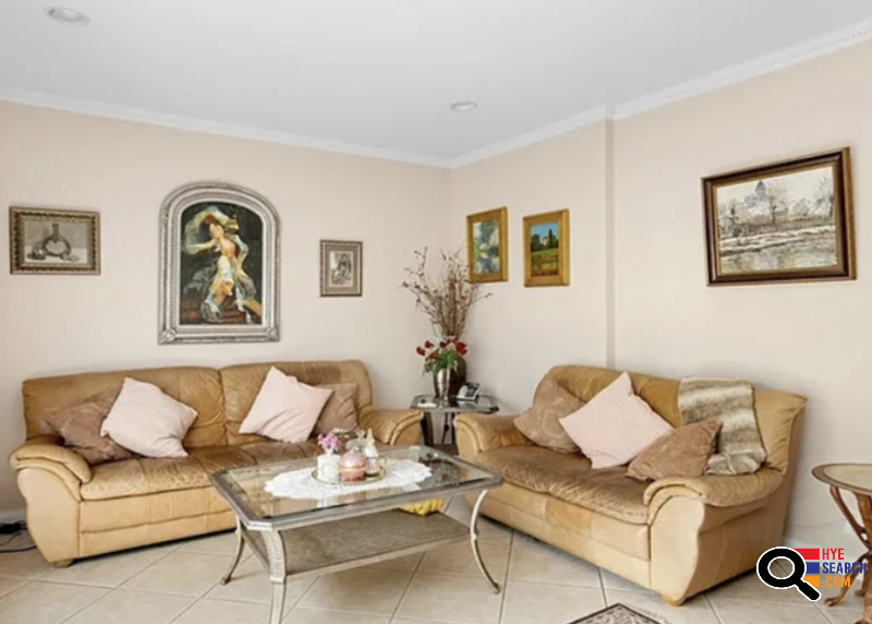 House for Sale in Burbank, CA