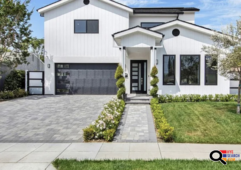 House for Sale in Burbank, CA