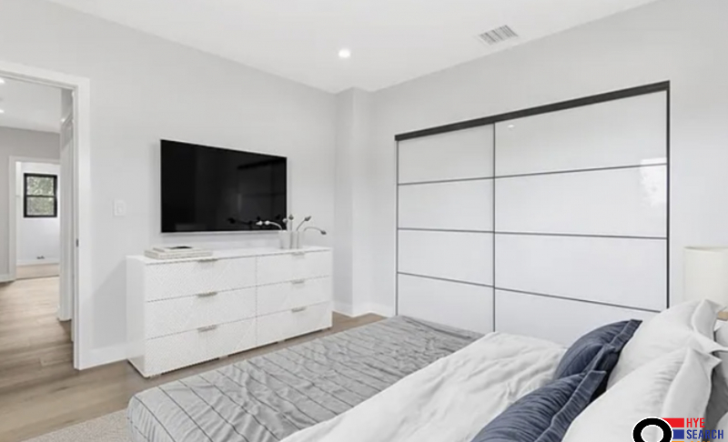  House for Sale in Burbank, CA
