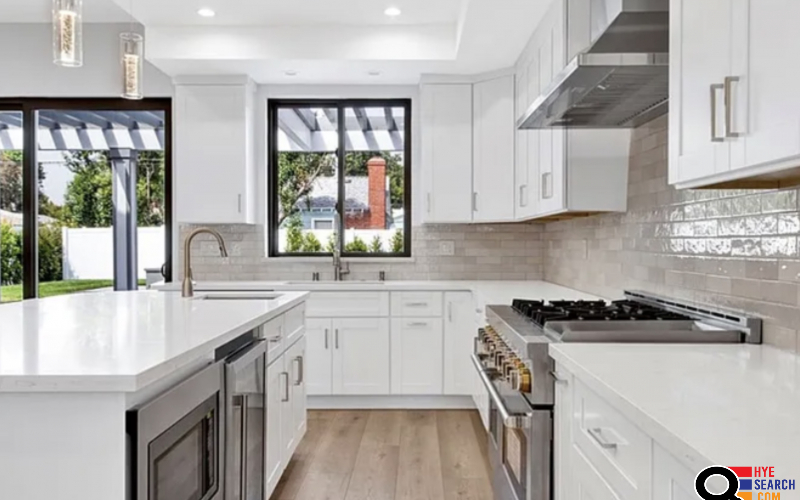  House for Sale in Burbank, CA