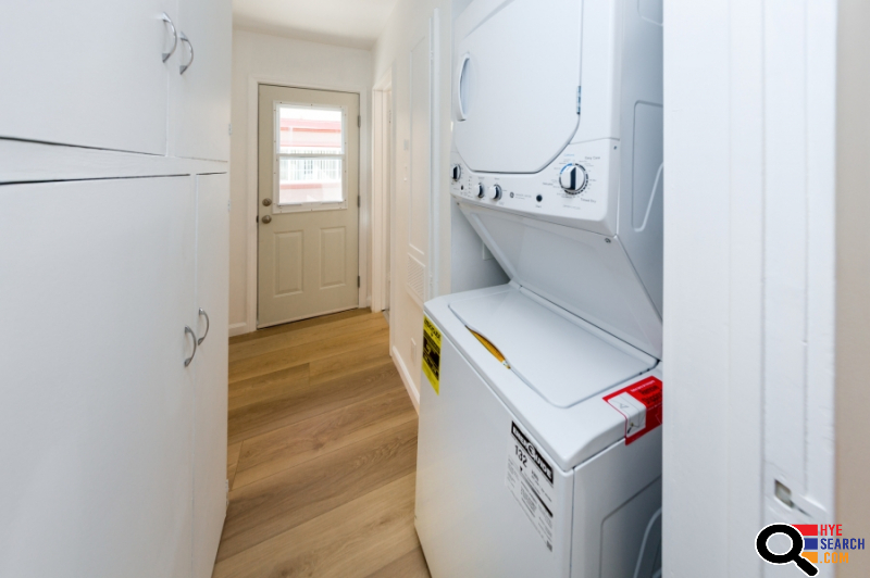  Unit for Rent in Van Nuys, CA