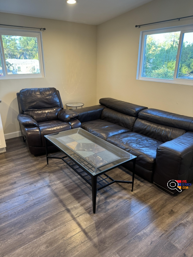 House for Rent in Van Nuys, CA