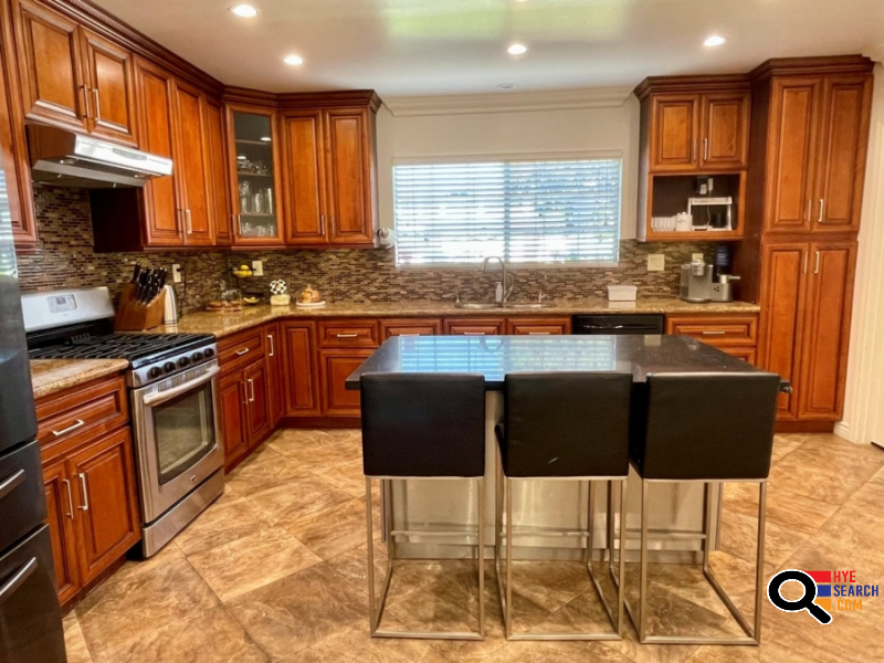 Home for Rent in Northridge, CA