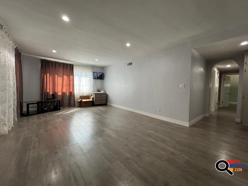  House For Rent in Granada Hills, CA