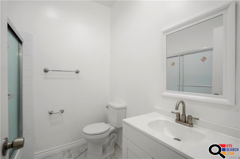  SINGLE STORY CONDO FOR RENT IN LAKE BALBOA in Van Nuys, CA