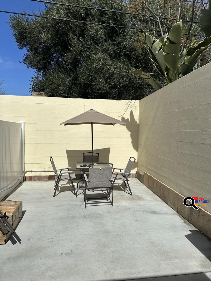 Back House for Rent in Van Nuys, CA