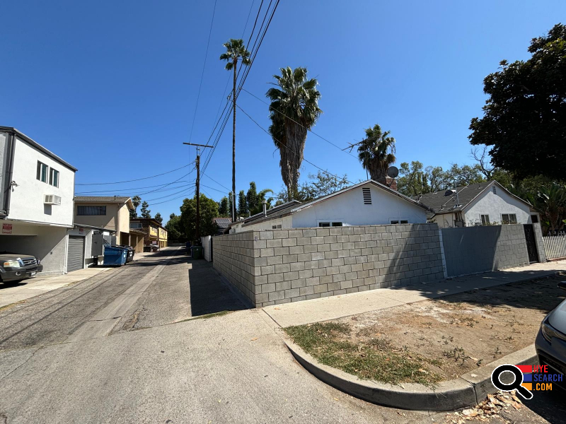 Apartment for rent in Van Nuys, CA