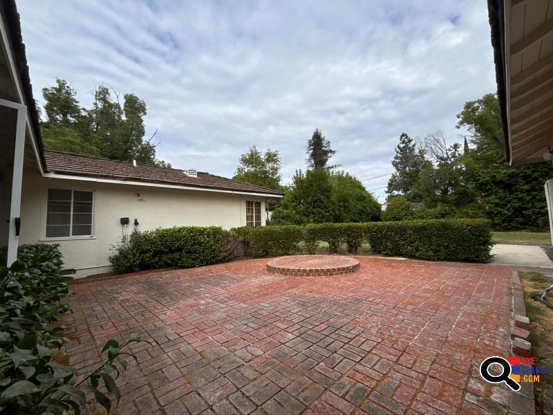 Home for Rent in Van Nuys, CA