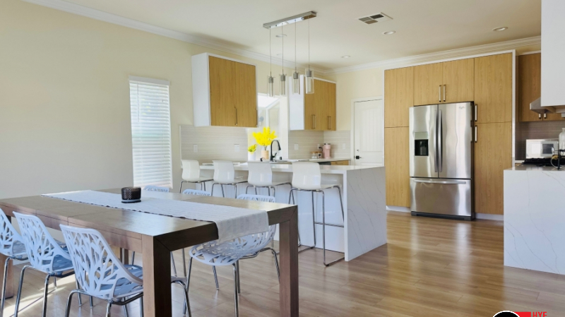  Furnished House for RENT with Pool in RESEDA, CA