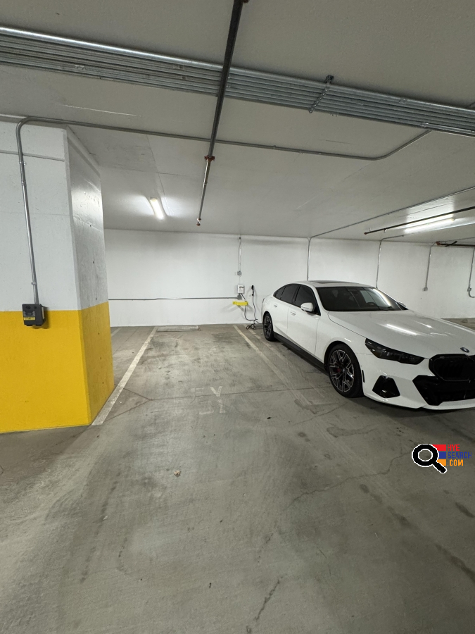 Looking for a Female Roommate in Los Angeles