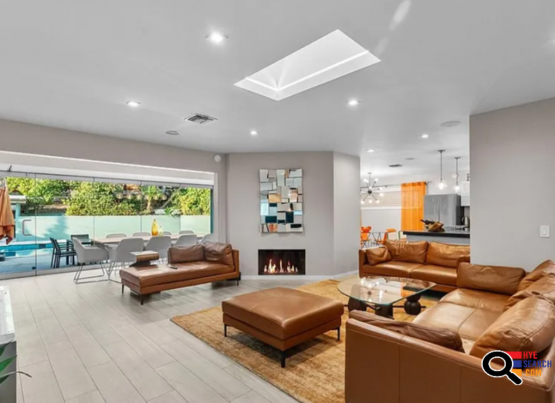  House for Rent in La Crescenta, CA