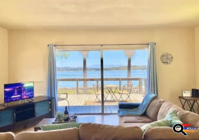  An Original Lake House for Rent in Lake Elsinore, CA