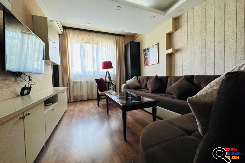 3-room apartment on Amiryan Street in the center, 69 sq.m., 3rd floor of 10, 2 bathrooms, major renovation