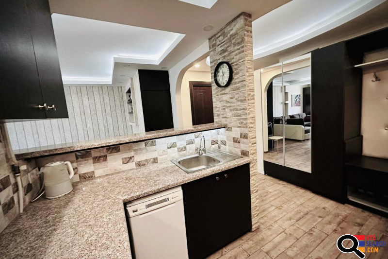 3-room apartment on Amiryan Street in the center, 69 sq.m., 3rd floor of 10, 2 bathrooms, major renovation