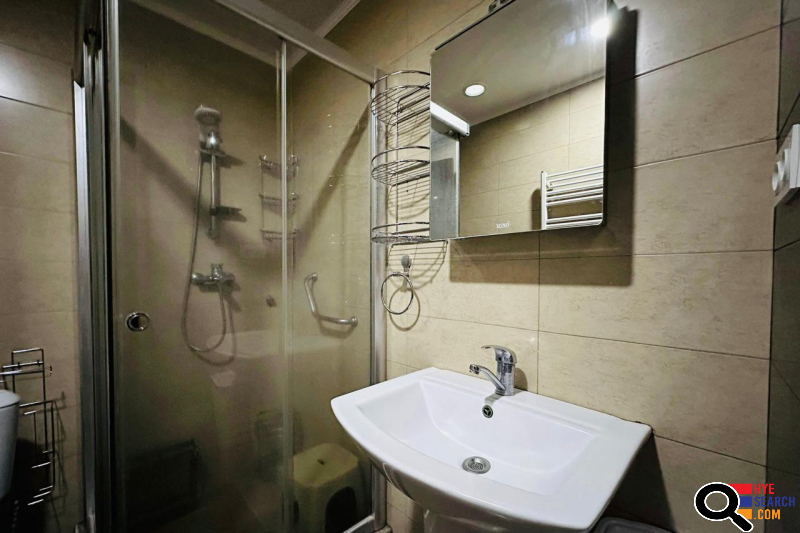 3-room apartment on Amiryan Street in the center, 69 sq.m., 3rd floor of 10, 2 bathrooms, major renovation